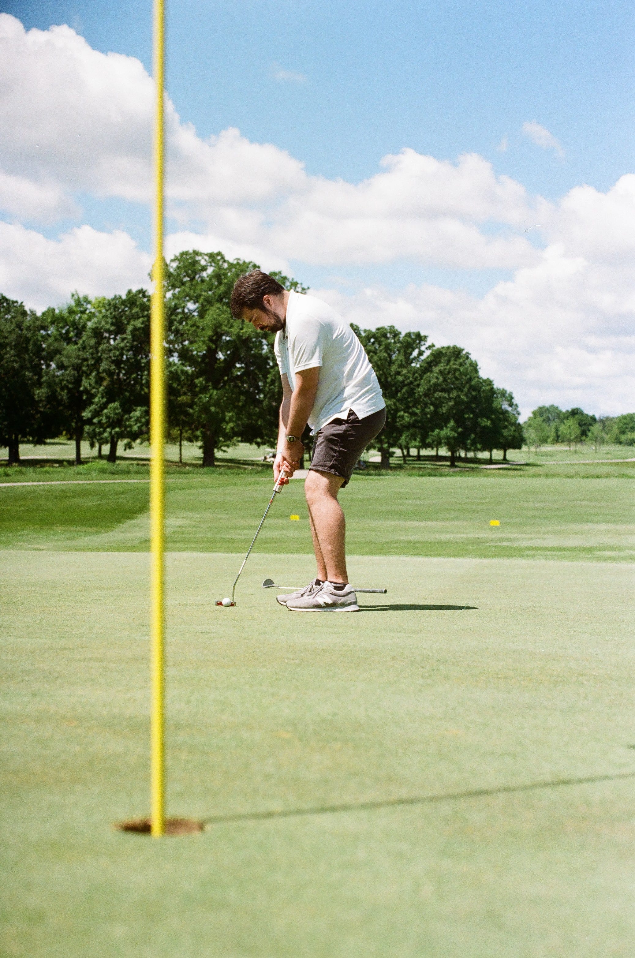 Watch me sink this putt