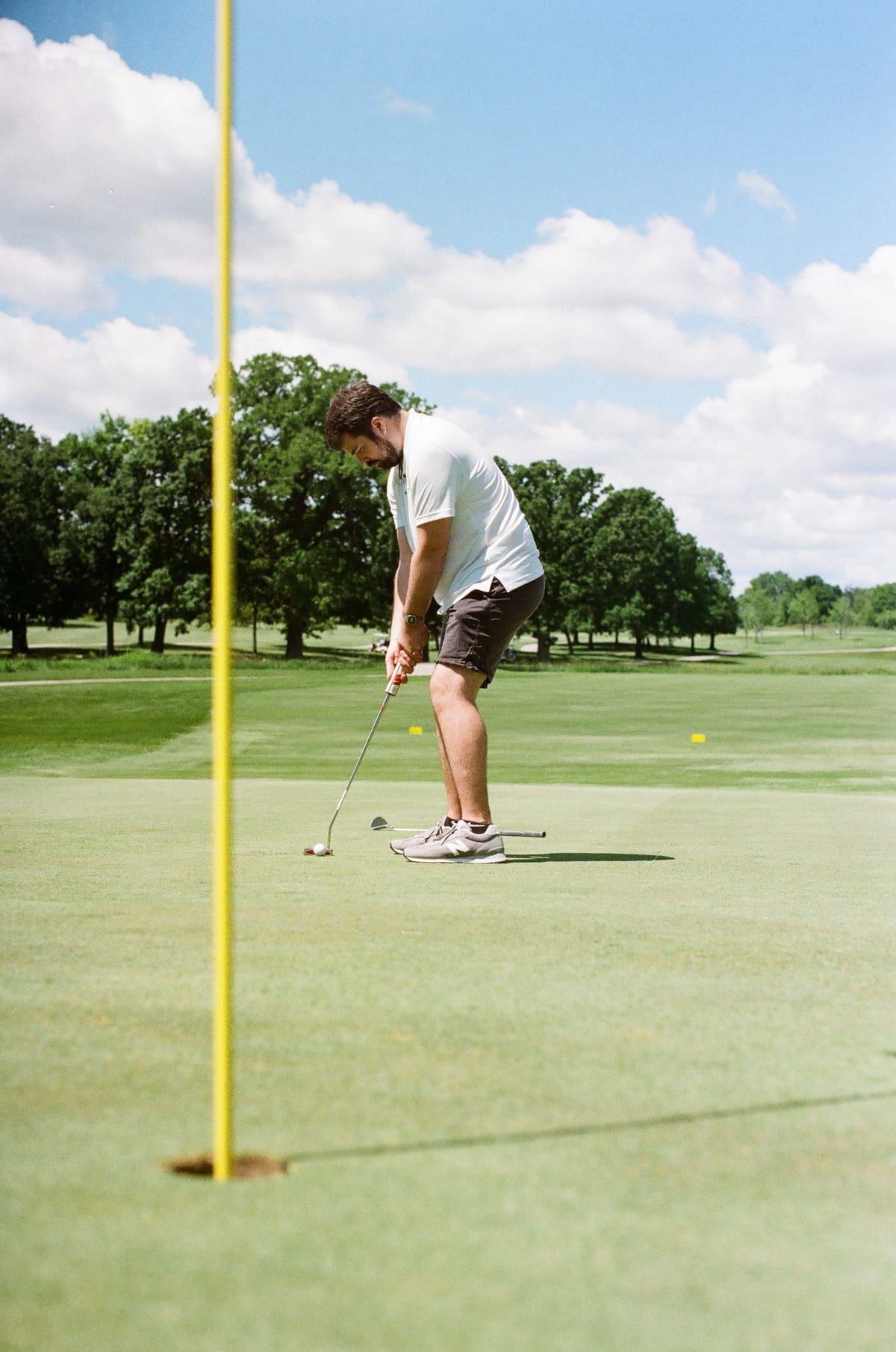 Watch me sink this putt